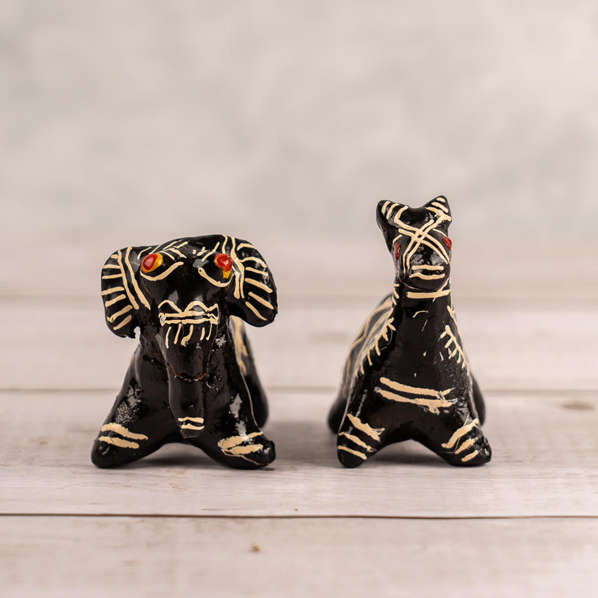 Galar Putul/Shellac dolls Set of Mini Elephant and Horse (Black)