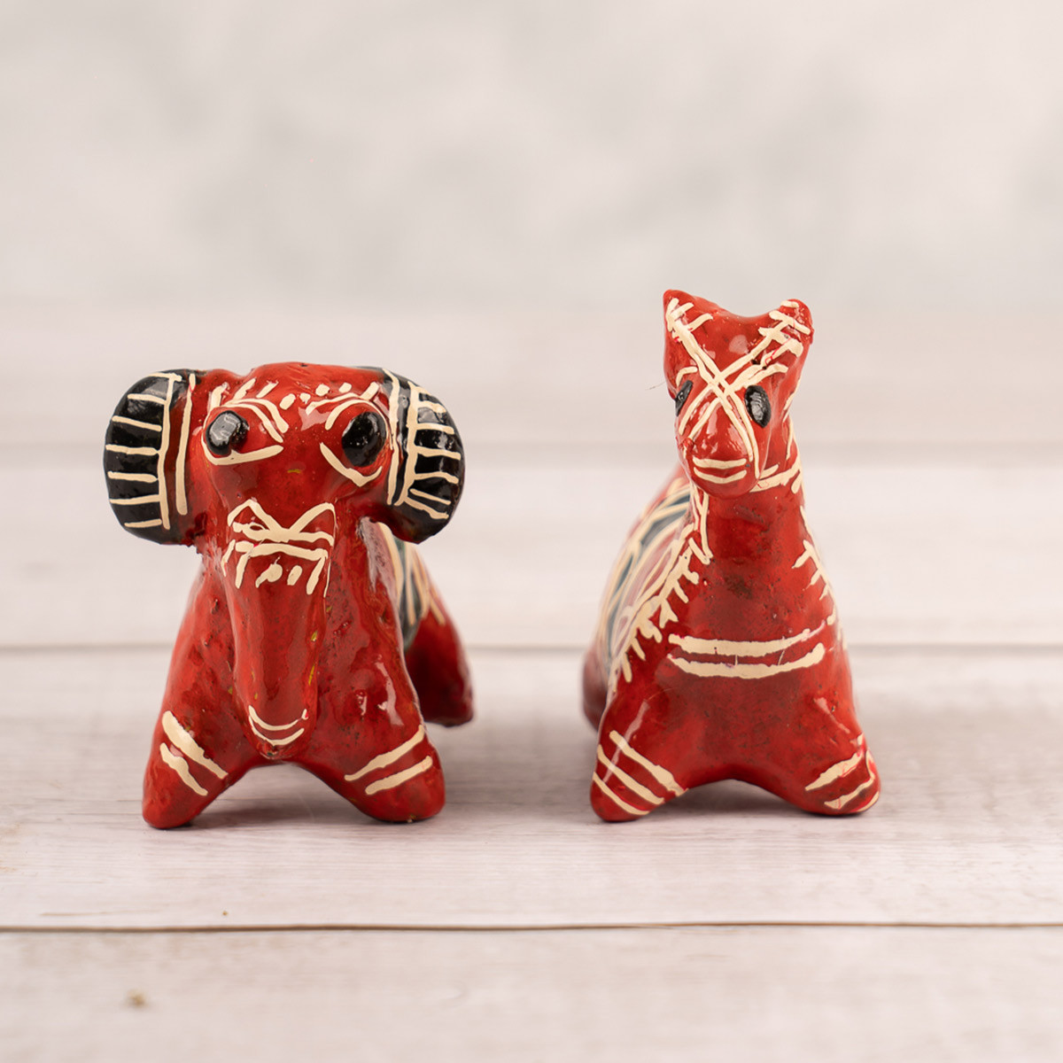 Galar Putul/Shellac dolls Set of Mini Elephant and Horse (Red)